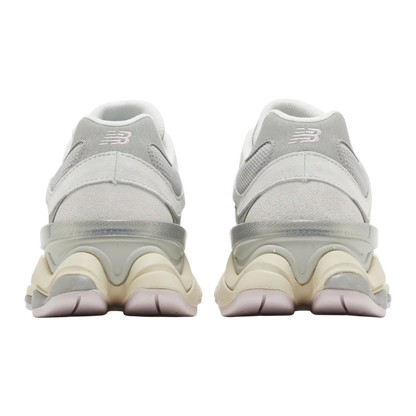 حذاء نيو بالانس 9060 "رمادي اللون، سماء ديسمبر"