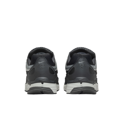 حذاء نايكي P-6000 "أسود أنثراسيت ورمادي دخاني"