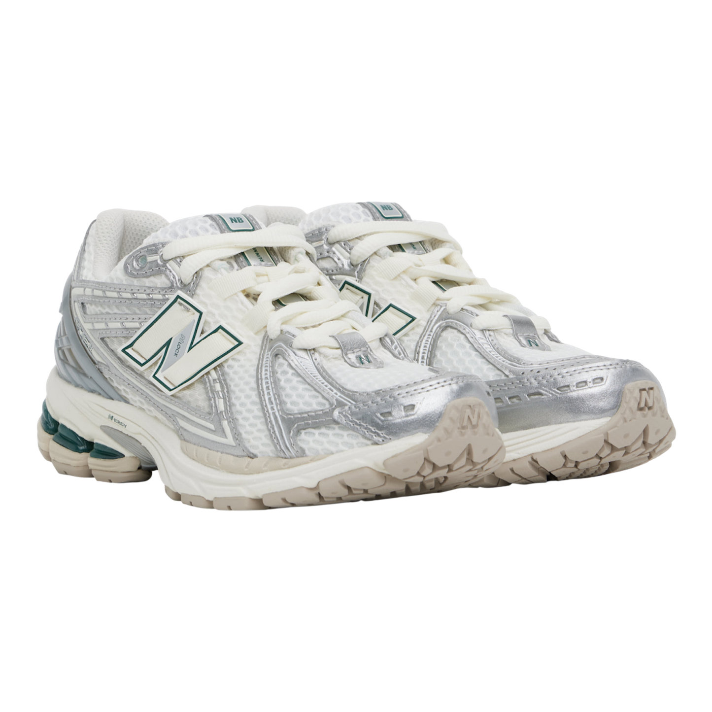 حذاء نيو بالانس 1906R بلون "الكريم الفضي المعدني"
