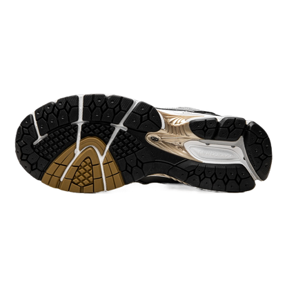 نيو بالانس 1906R "فضي معدني وذهبي معدني"