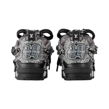 حذاء التزلج من لويس فويتون بنقشة سواروفسكي السوداء