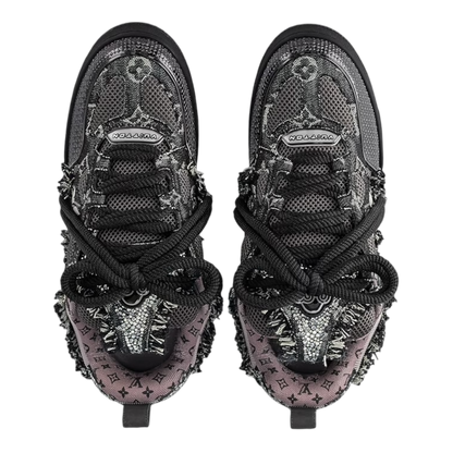 حذاء التزلج من لويس فويتون بنقشة سواروفسكي السوداء