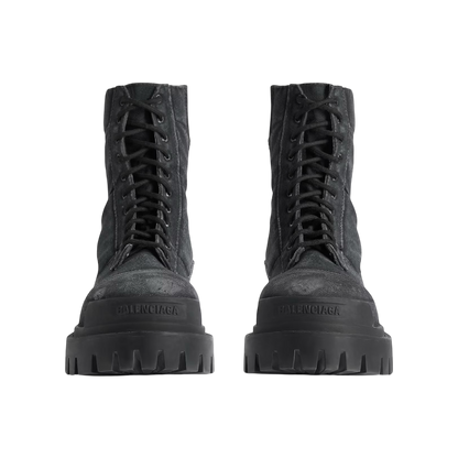 حذاء بالنسياغا كومبات سترايك بوت أسود