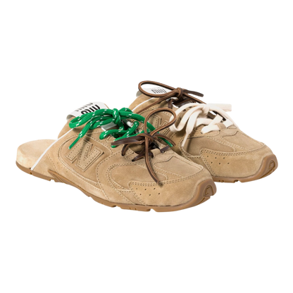 حذاء نيو بالانس X ميو ميو 530 SL من جلد الغزال الباهت بلون "إيكرو"