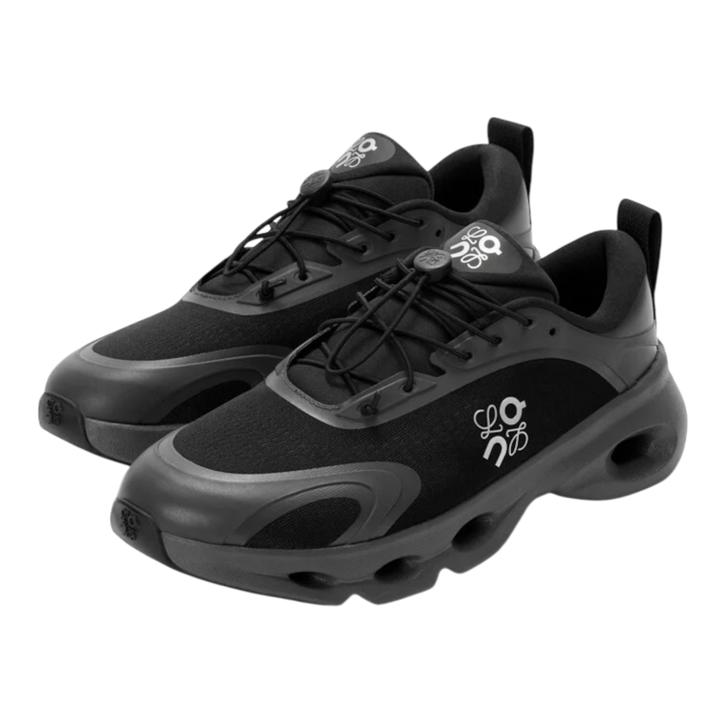 مجموعة "بلاك" من كلاودسولو بالتعاون مع لويفي