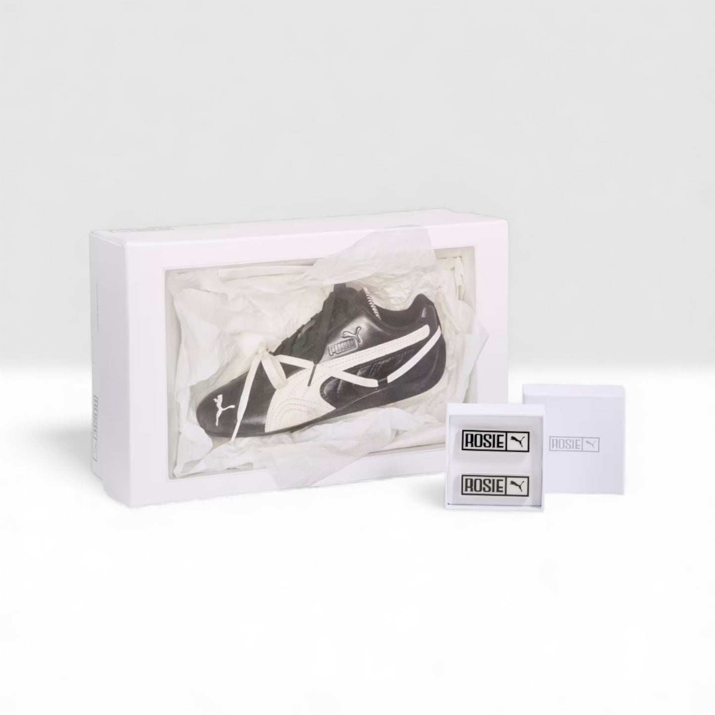 حذاء رياضي PUMA x ROSÉ Speedcat Lea باللونين الأسود والأبيض