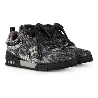 حذاء التزلج من لويس فويتون بنقشة سواروفسكي السوداء