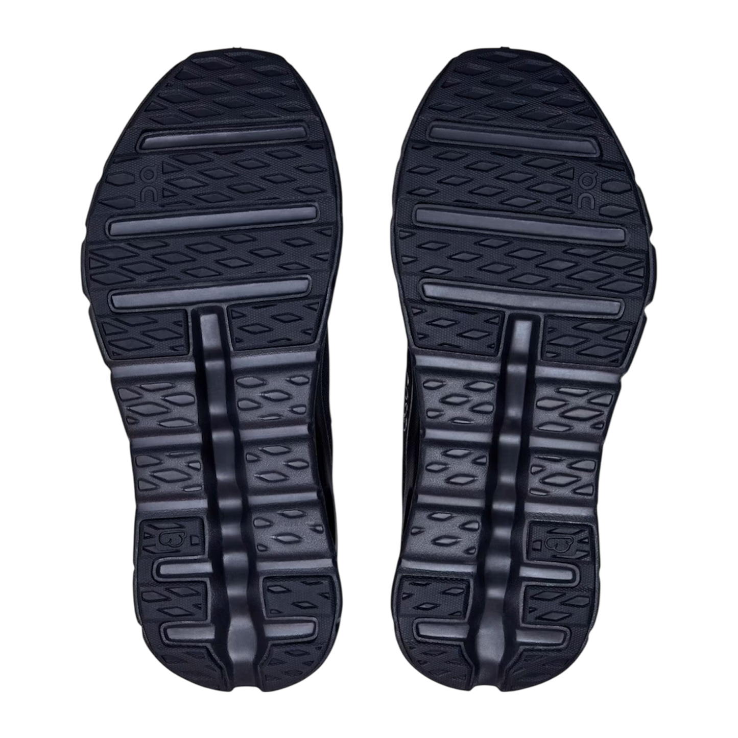 مجموعة "أول نيفي" من كلاودتيلت بالتعاون مع لوي