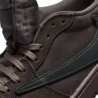 ترافيس سكوت x Air Jordan 1 Retro Low OG SP 'Velvet Brown'